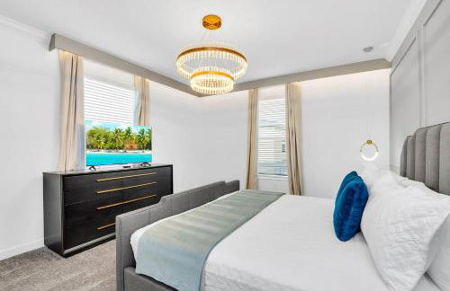 5BR Family Haven Near Disney with Private Pool - Foto 33