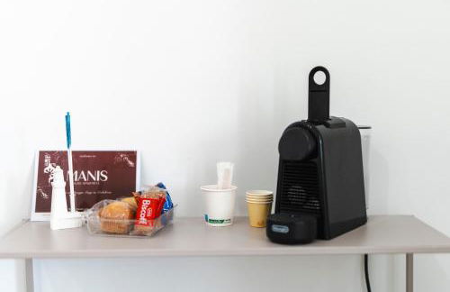 Manis Suite Apartment - Photo 9