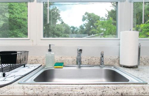 Farmhouse and Charming Place - Photo 29