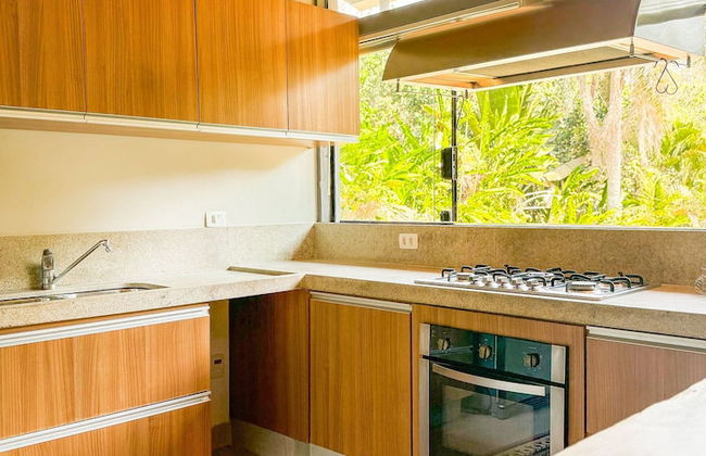 Casa térrea com piscina e cozinha de cinema | Granja Viana - Foto 14