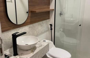 Apart de luxo 3 suites 2 vagas de garagem e quadra do mar - Foto 7