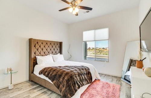 Poolside and Hot Tub Lounging Luxe Rio Rancho Home - Foto 24