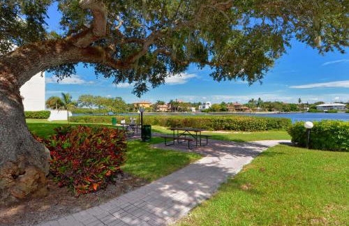 Two-Level, Heated Pool, Trolley to Beach & Village - Foto 44