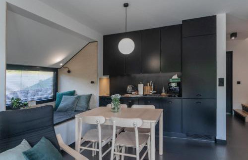 Czarny domek w górach - Foto 8