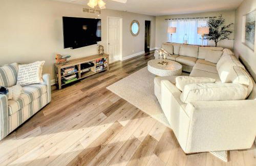 Benton Harbor Lake House with Dock and Fire Pit! - Foto 1