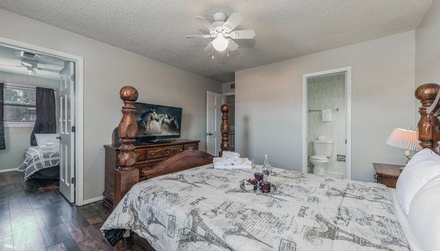 Whisked Away Townhouse - Foto 4, Habitación