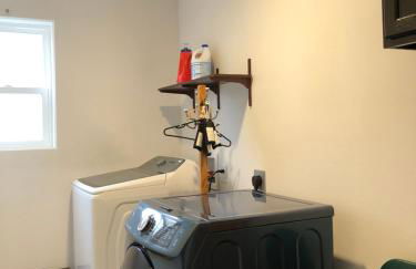 New house with new furniture at cedar rapids - Foto 2