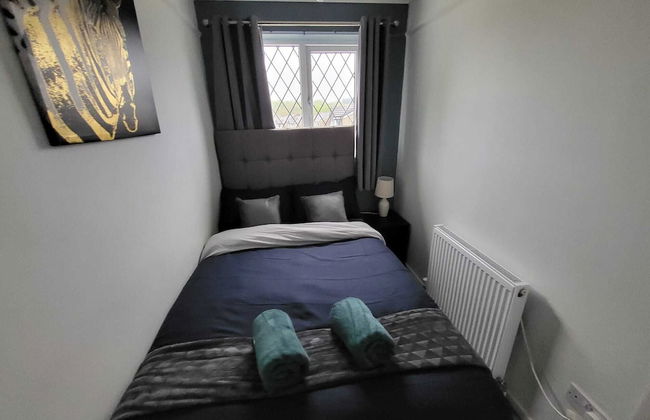 Cozy 3-Bed Family Home with Free Parking - Foto 6