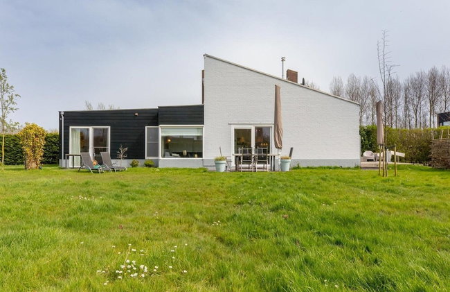 Holiday Home in Nieuwvliet Near the Beach - Foto 1