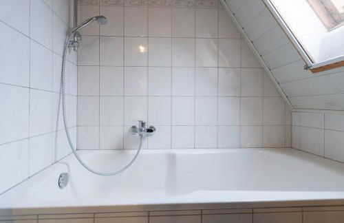 Helle Top gelegene Fewo im schönen Gau-Algesheim, Monteure willkommen, Parkplatz vor der Tür - Foto 27