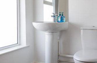 Flatzy - Sleeps 16 Near Football Ground & Ping Pong Table - Foto 28