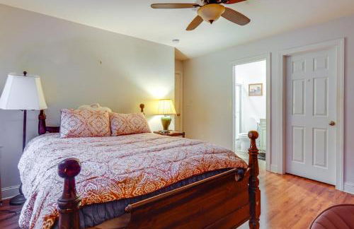 Spacious Lakefront Apt with Deck in Fayetteville! - Foto 23