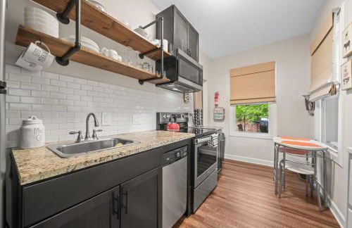 Mountain Bungalow-Walk to Downtown/Biker's Dream! - Foto 15