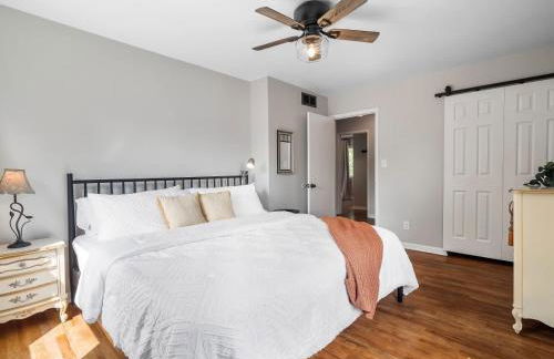 Large Remodeled 4 Bed 3 Bath Secluded With Hot Tub - Foto 29