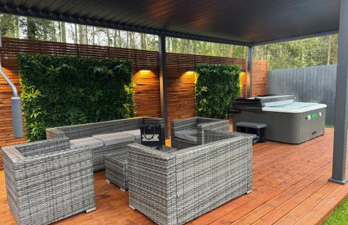 Luxury Retreat with Private Hot Tub - Foto 5