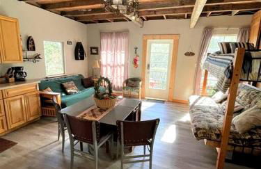 Two-Story Cabin Rental for Large Groups along Hamilton Creek in Marble Falls, Texas - Foto 23