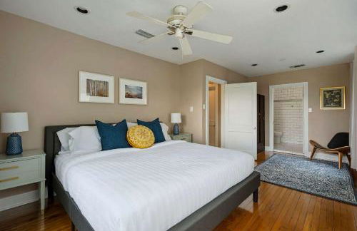 Ladybird Villa - Heated Saltwater Pool - Walk to SoCo - Photo 22