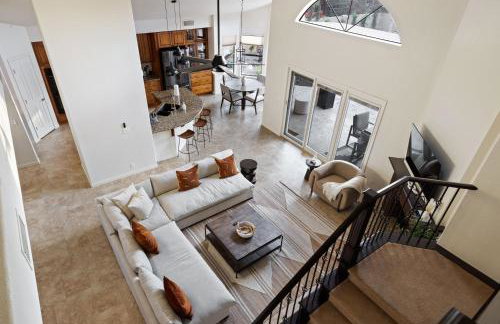 Arch Views Beautifully designed home with swimming pool table and more - Foto 8