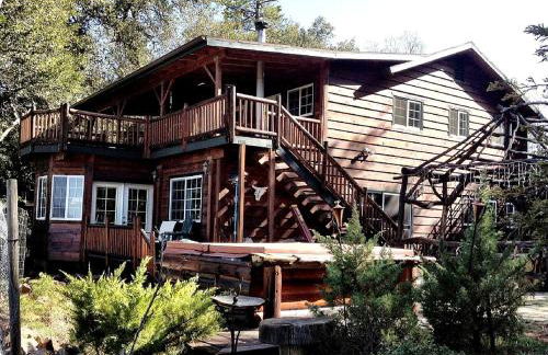 Grand Rustic Cabin Rental with Private Hot Tub near Escondido, California - Foto 1