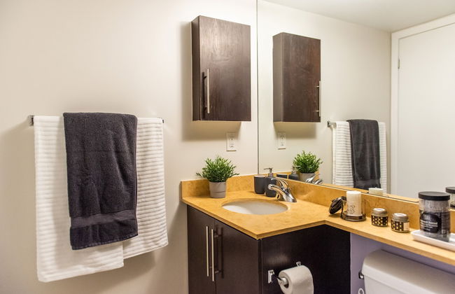 QuickStay CN Tower View Condo in Fort York - Foto 74