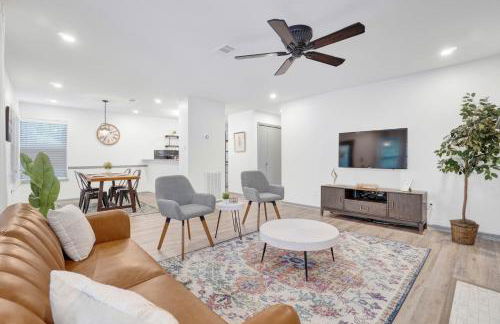 Treehouse Retreat 2Bed 2Bath Entire Townhome in The Woodlands - Foto 4