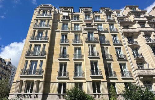 A proximité immédiate de la Tour Eiffel - Foto 2