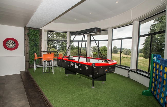 Magnificent Luxury Chateau in Vast Garden with Sauna & Hot Tubs - Photo 69