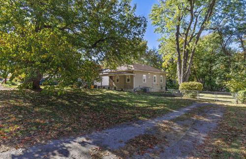 Lil Nugget Cozy Retreat with Private Fenced Yard - Foto 9