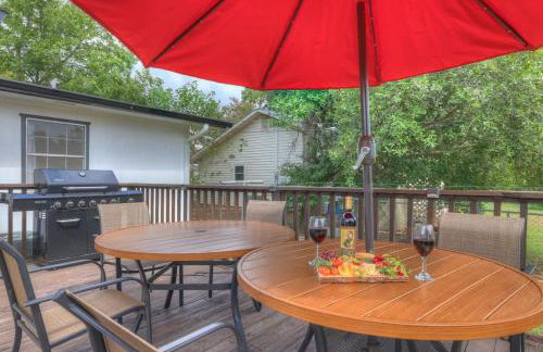 Elegant and Stylish Glenmoor Abode - 5 min to Town - Foto 38