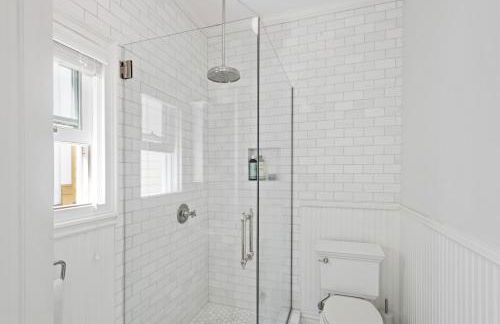 Minimalistic 1885 Queen Anne Cottage 2B-2B Upper Level Flat in Alameda - Foto 23