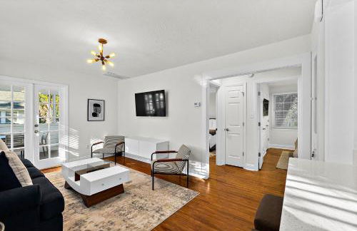 Private Uptown Flat - Walk to Nights of Lights! - Foto 2