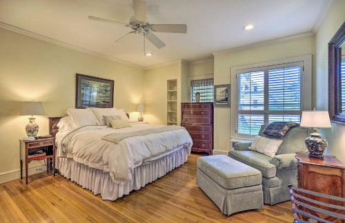 Lush Elkin Home with Porch Views and Pool Table - Foto 18