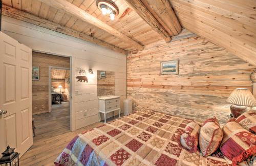 Expansive Moyie Riverfront Cabin - Pets Welcome! - Foto 17