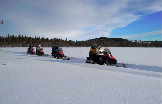 Snowmobile Riding in Kiruna - Foto 2
