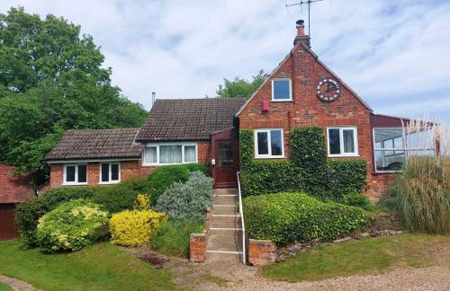 Waterside Cottage - Sleeps 11 on Grand Union Canal - Photo 28