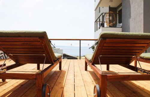 Cozy seaside apartment with private pool & terrace - Foto 18