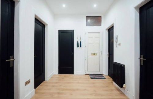 Sea View, 2 Bed Apartment, Central Largs - Foto 49