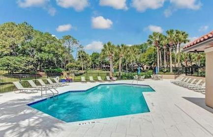 Beachy Vibes - 2BR w lake views & screened sunroom - Foto 16