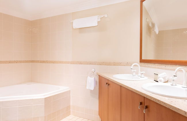 Breakers 1/10 - Photo 10