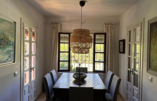 Nice villa with a garden - Photo 8