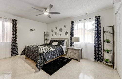 Screened Patio and Pool Boca Raton Retreat - Photo 10