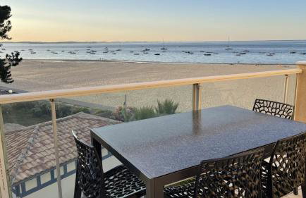 Première ligne - Vue mer exceptionnelle - Accès direct plage - Grand balcon - Parking privatif clos - Tout à pieds - Foto 17