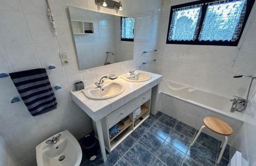 305 - Belle maison à deux pas de l'Anse du Croc - Foto 43