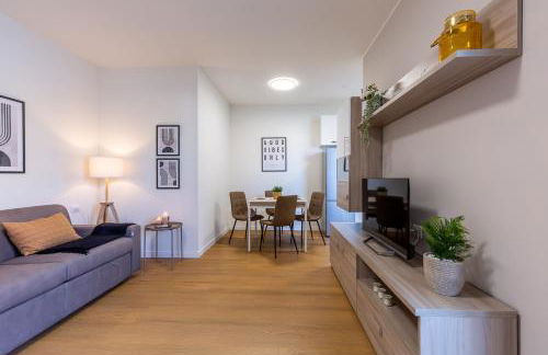 Colombo Palace - viale colombo 358 - Photo 74