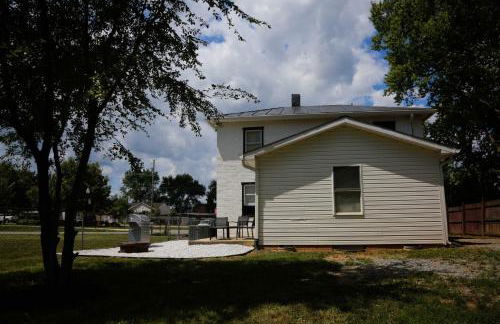 1939 Four Bed Rustic Escape by Casino - Foto 77