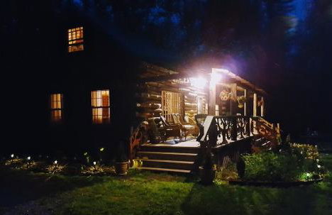 Deer Valley Retreat, Lovely Log Cabin with Fireplace & Garden Views- Perfect for a Relaxing Getaway! - Foto 50