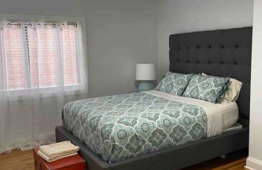 A Regal Retreat- Exclusive Parking, Prime Location - Foto 26