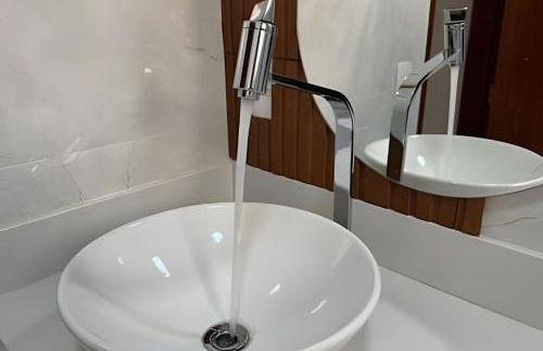 Espaçosa casa próxima ao Centro - Foto 23