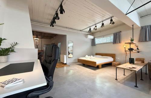 Industrial Studio with Patio - Foto 7