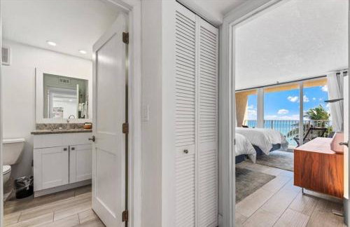 Hutchinson Island BeachFront Heated Pool Balcony Top Floor Amazing View - Foto 12